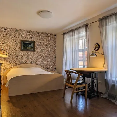 Spacious 60 Sqm Old Town With Free Parking *