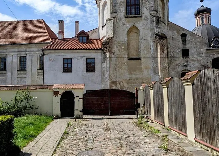 Spacious Old Town Free Parking Апартаменты *