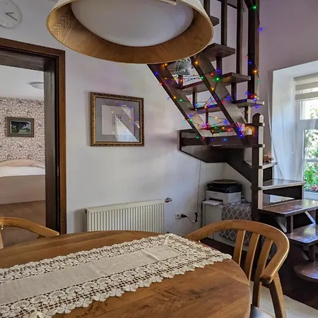 Spacious 60 Sqm Old Town With Free Parking Lejlighed