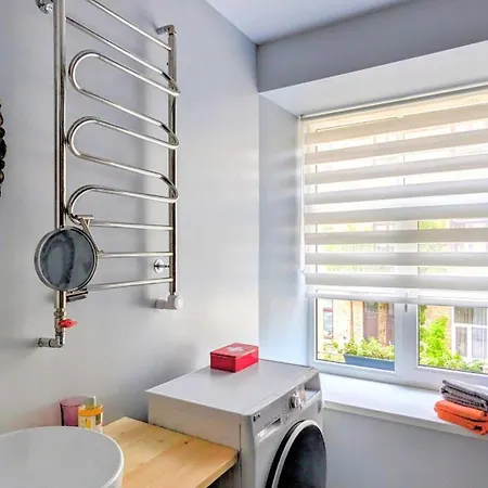 Spacious 60 Sqm Old Town With Free Parking Lägenhet